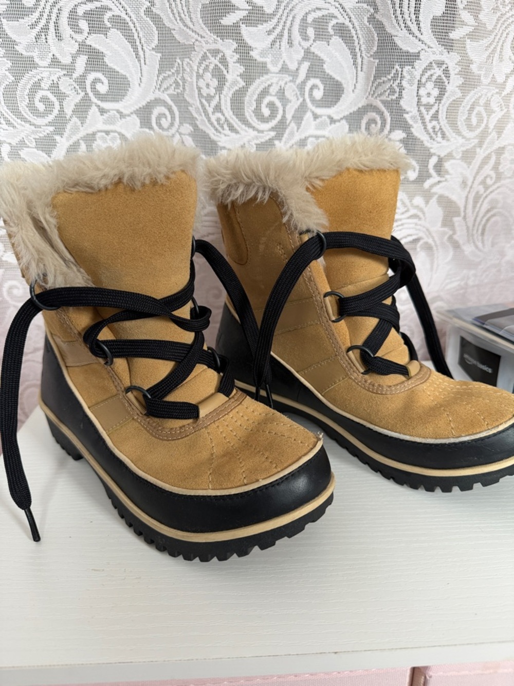Sorel Tan & Black Faux-Fur Lace-Up Winter Boots